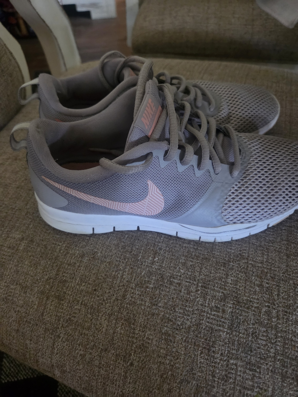 Nike Women’s Gray Mesh Running Shoes with Pink Swoosh